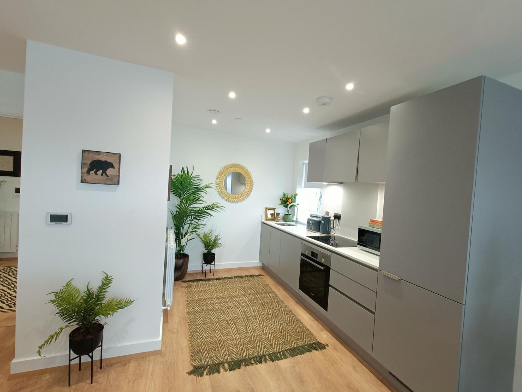 Snuggle Inn - Riverside Apartments - Views Over Looking London River Thames, Close To O2 Arena, London Excel, London City Airport, Thames Clipper- River Boat Service, Woolwich Ferry, Onsite Parking, Twin Room Option Available Экстерьер фото