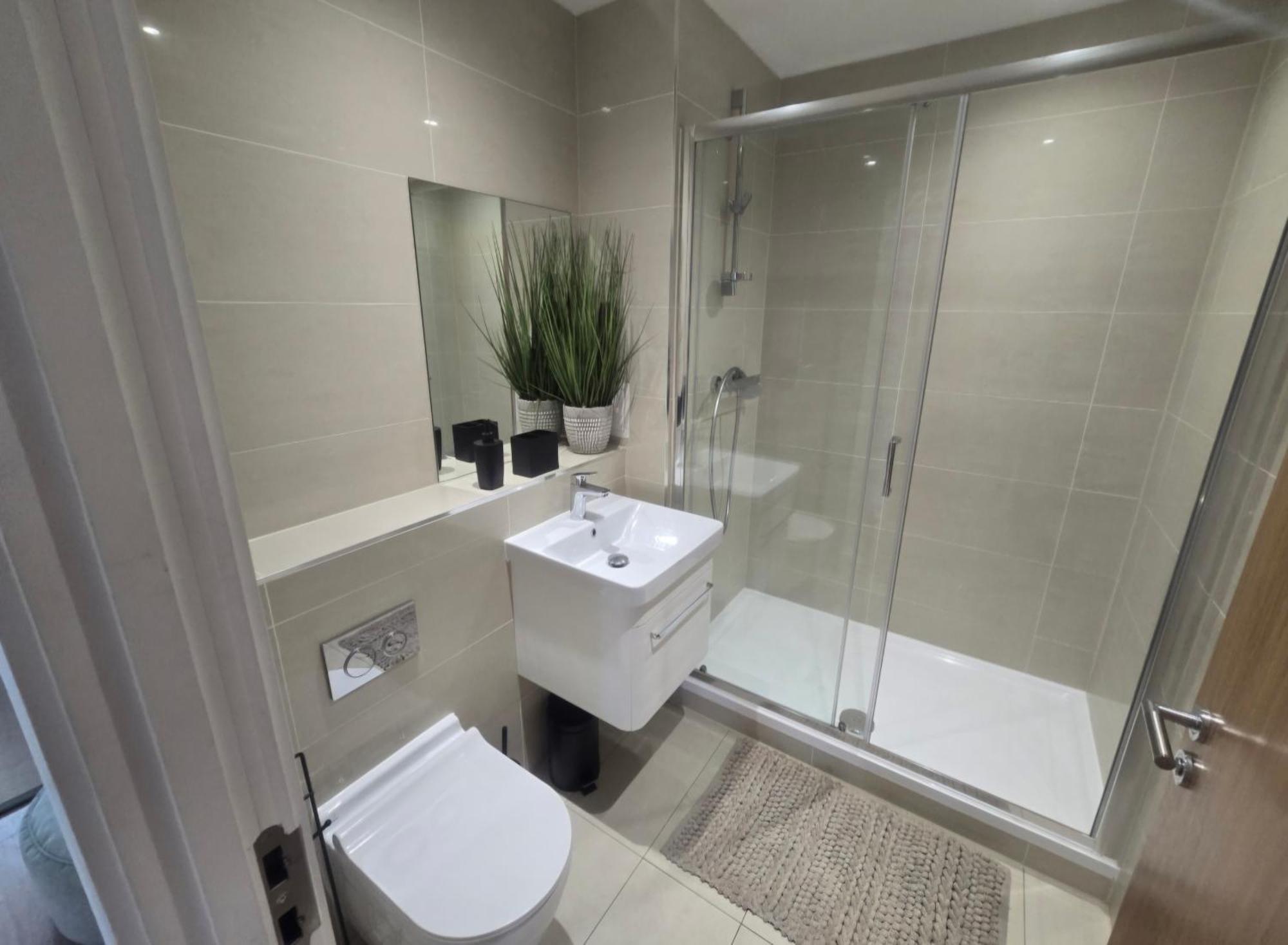 Snuggle Inn - Riverside Apartments - Views Over Looking London River Thames, Close To O2 Arena, London Excel, London City Airport, Thames Clipper- River Boat Service, Woolwich Ferry, Onsite Parking, Twin Room Option Available Экстерьер фото